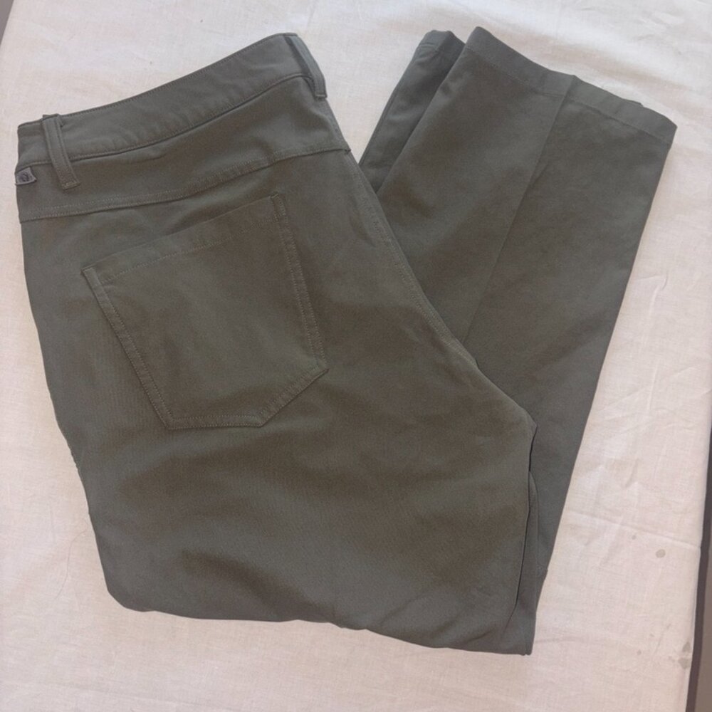 Lululemon ABC Classic Fit Pants Men's size 36